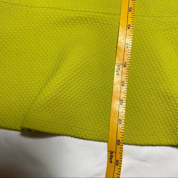 Ann Taylor Women’s Lime Green Top with Ruffle Bottom Size Small - Picture 5 of 6
